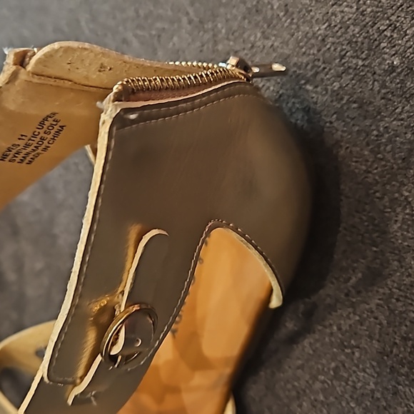 Gold Gladiator Sandal women's 11 Rock & Candy by Zigi - Picture 4 of 6